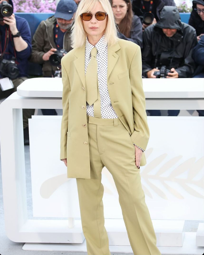Intip 12 Inspirasi Outfit dari 77th Cannes Film Festival : Emmanuelle Béart