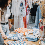 Lebih Baik Toko Thrift Second Branded atau Fast Fashion? Simak Perbandingannya!